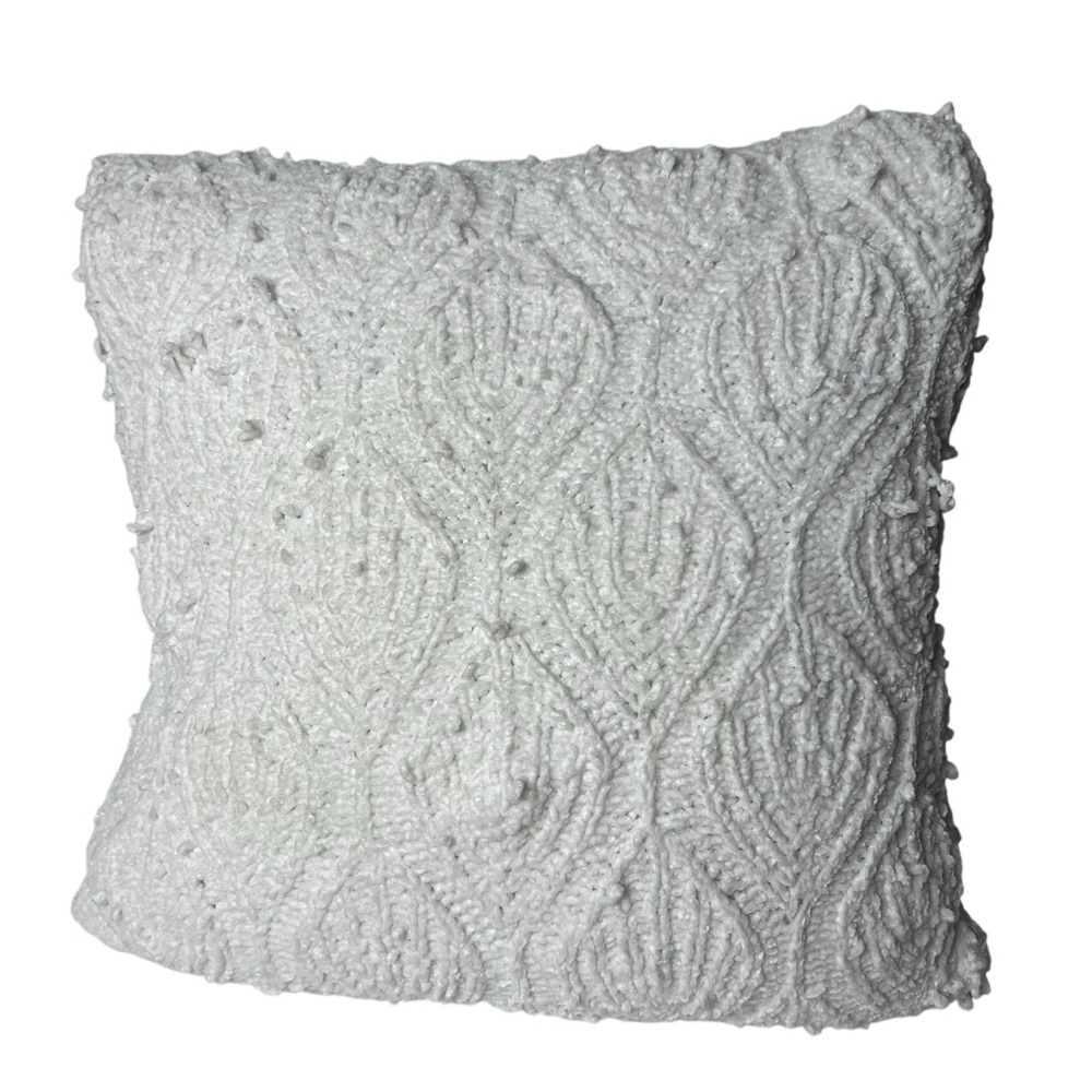 Magaschoni Pillow Cover in White / Cream 20”x20” Chenille Sherpa Zip Close Throw